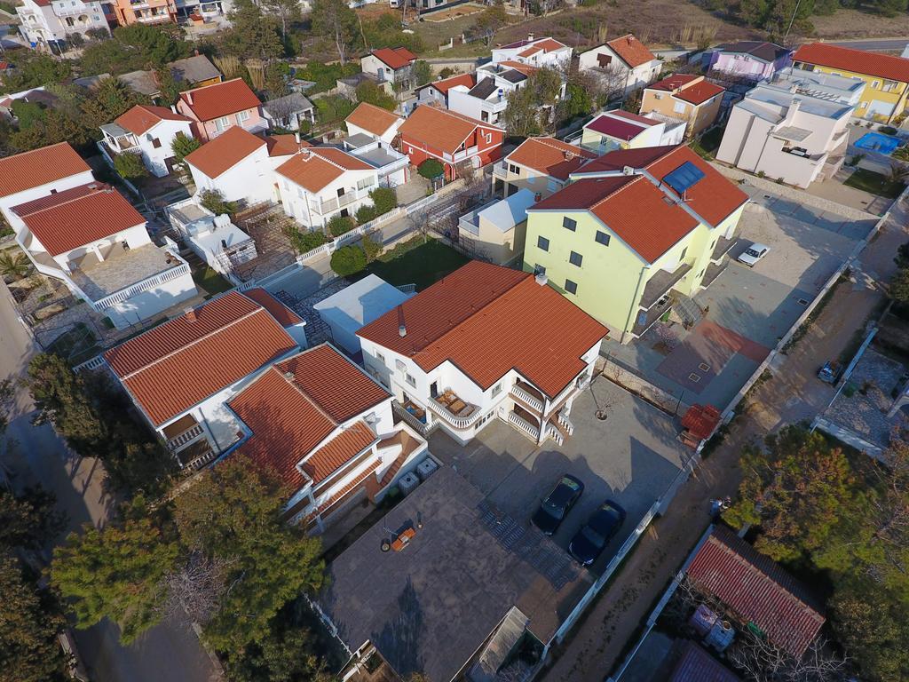 Apartments Tina P Vir Exterior foto