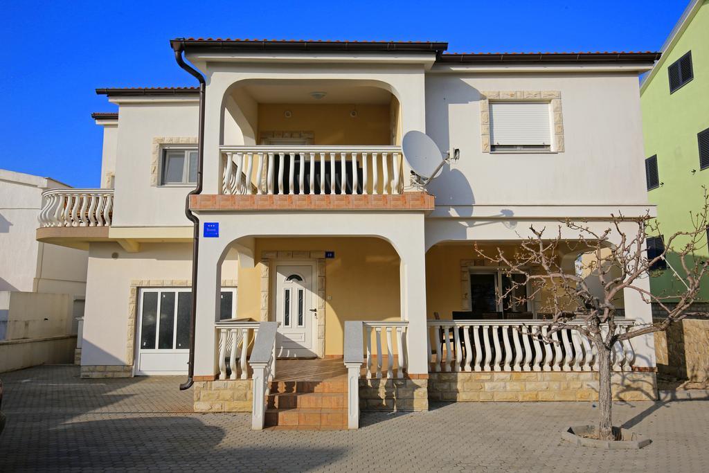 Apartments Tina P Vir Exterior foto