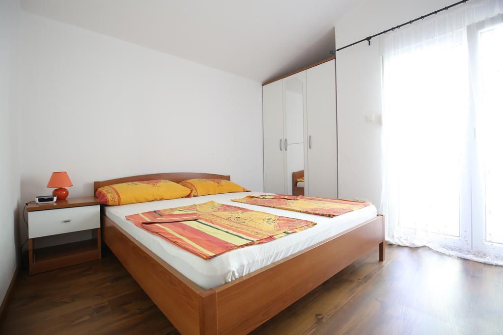 Apartments Tina P Vir Exterior foto